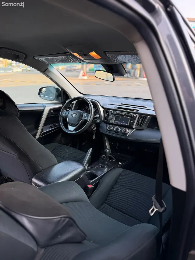 Toyota RAV 4 2017 · 2.5 AT