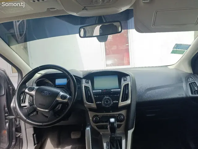 Ford Focus 2012 · 2.0 AMT