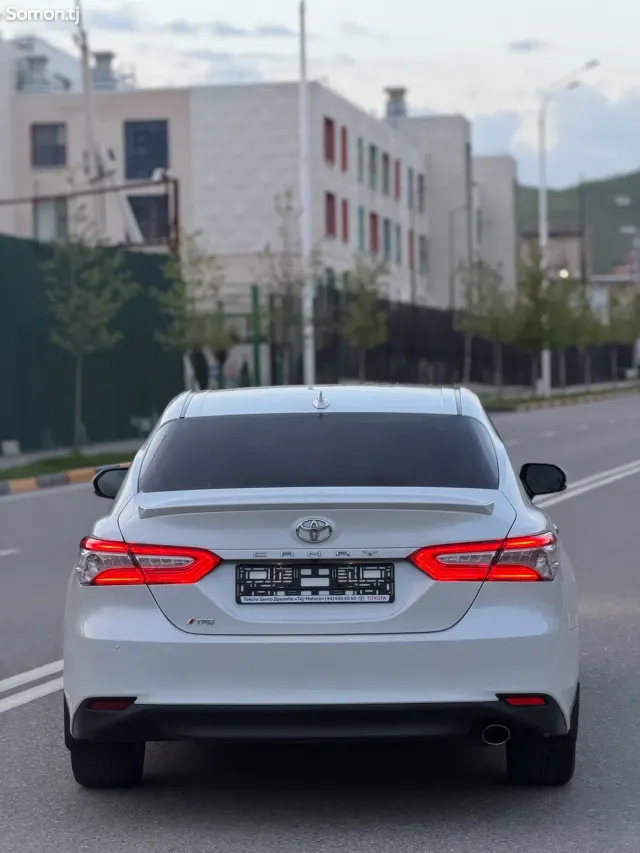 Toyota Camry 2019 · 2.5 AT