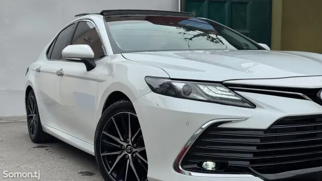 Toyota Camry 2018 · 3.5 AT