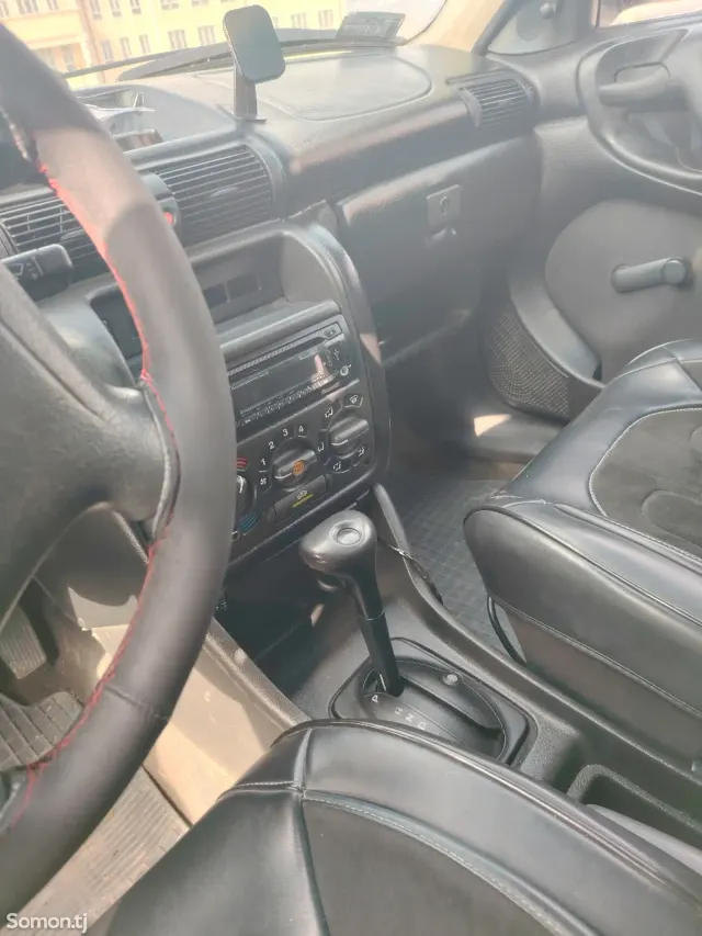 Opel Astra F 1996 · 1.6 AT