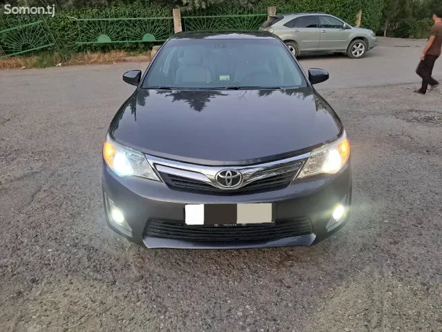 Toyota Camry 2013 · 2.5 AT