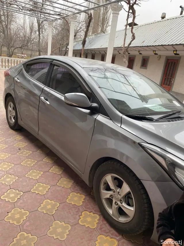 Hyundai Avante 2014 · 1.6 AT