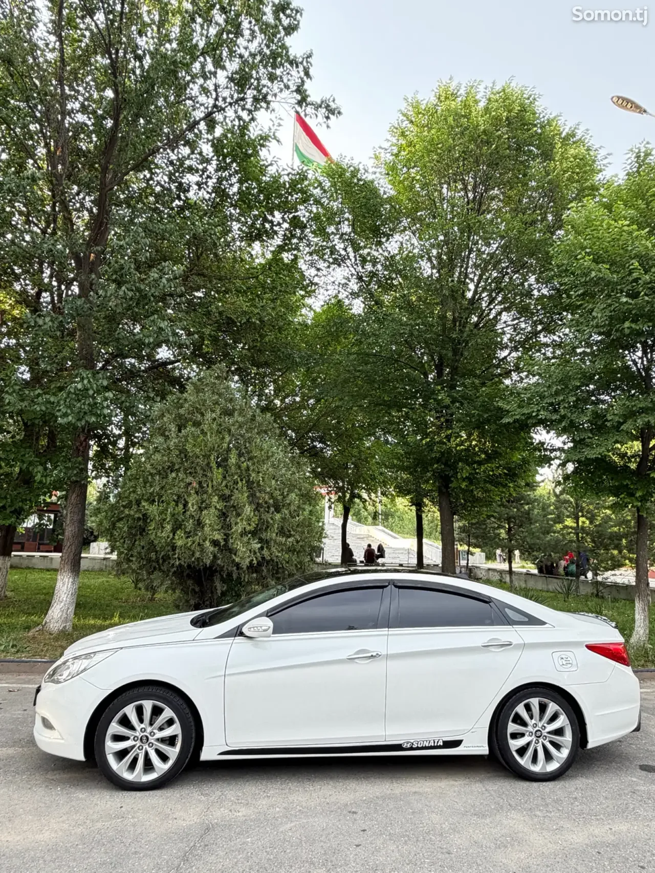 Hyundai Sonata 2011 · 2.0 AT