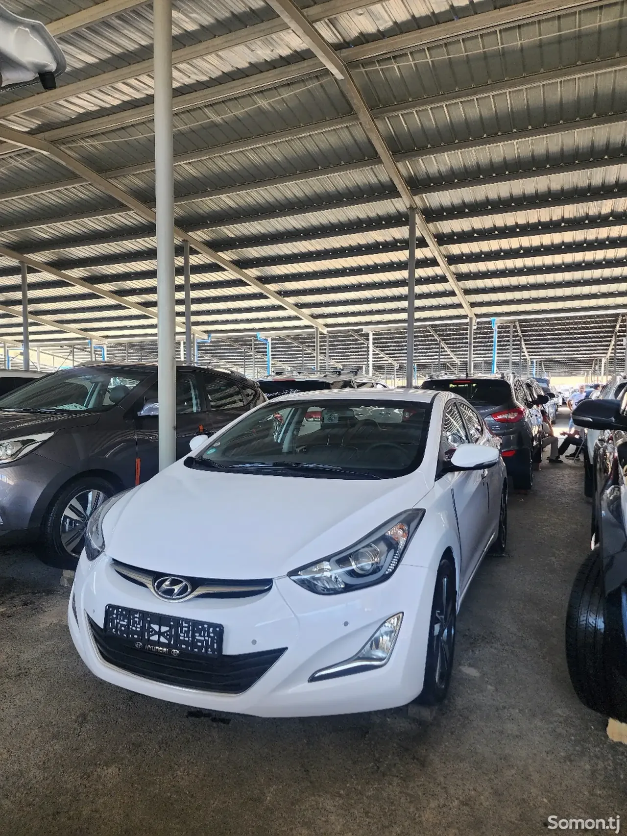 Hyundai Avante 2014 · 1.6 AT