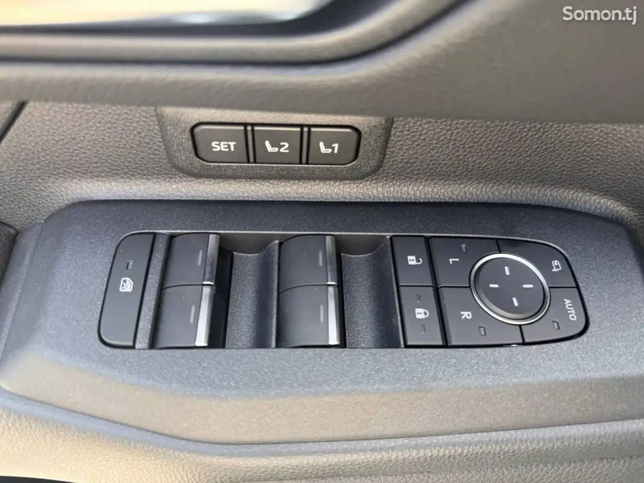 Toyota Land Cruiser Prado 2025 · 2.4 AT