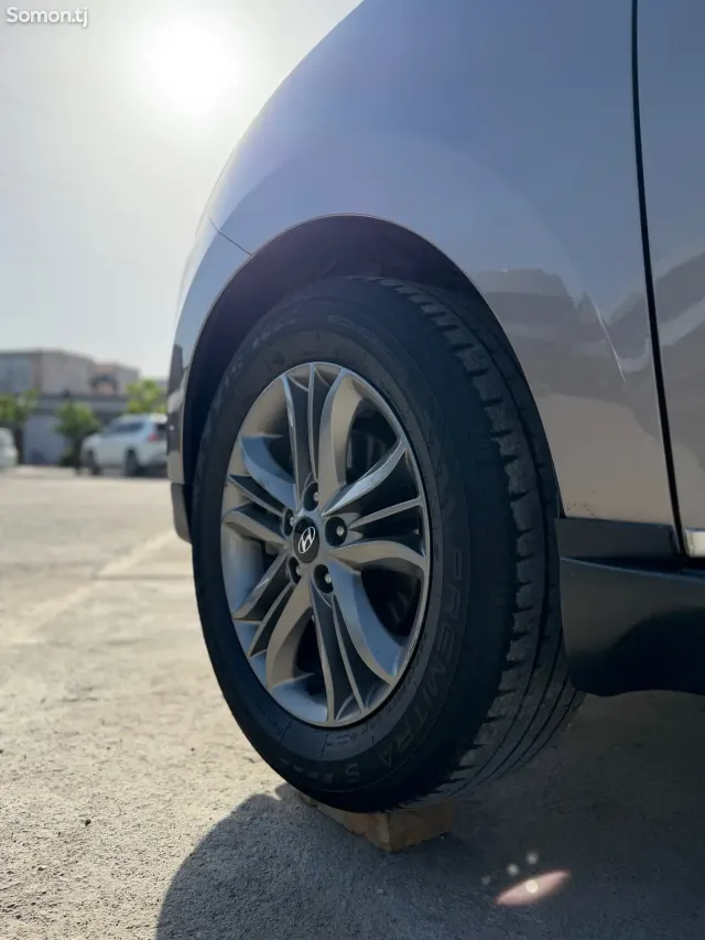 Hyundai ix35 2015 · AT