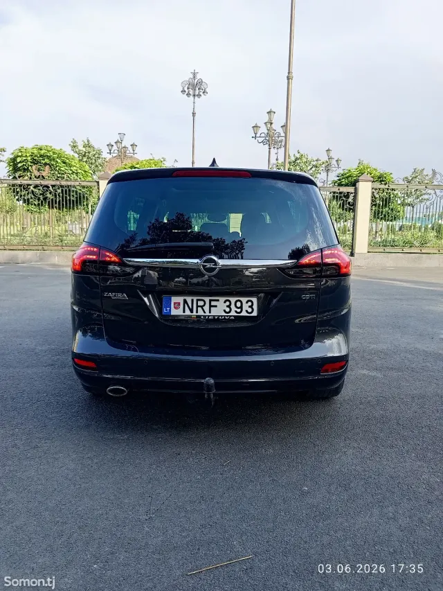 Opel Zafira 2016 · 2.0 AT