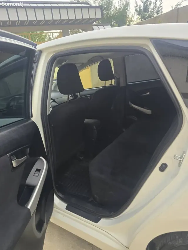 Toyota Prius 2014 · 1.8 AT