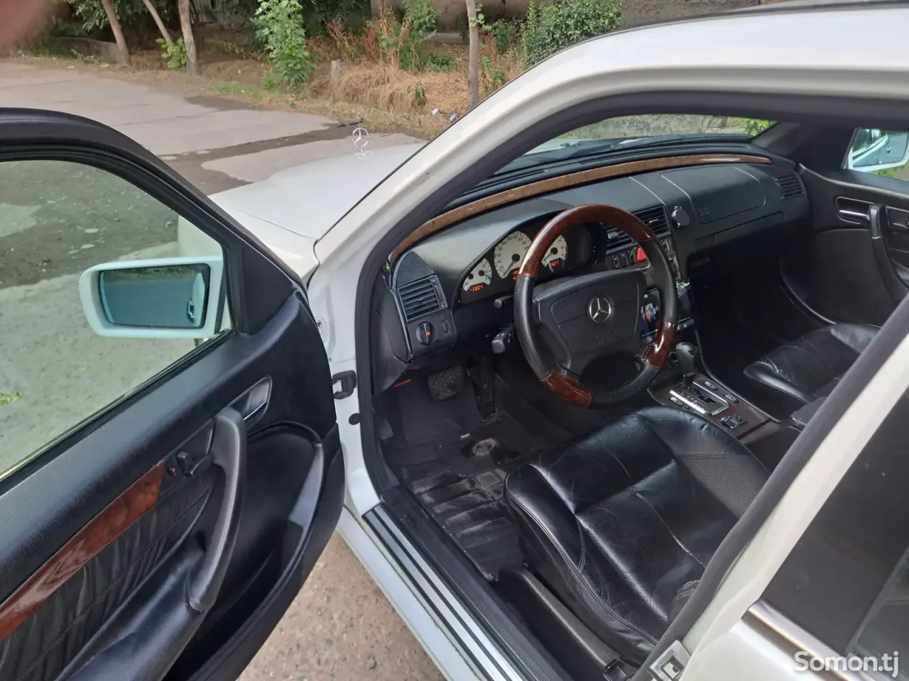 Mercedes-Benz C class 1999 · 2.4 AT
