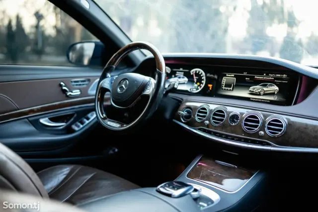 Mercedes-Benz S class 2016 · 4.7 AT