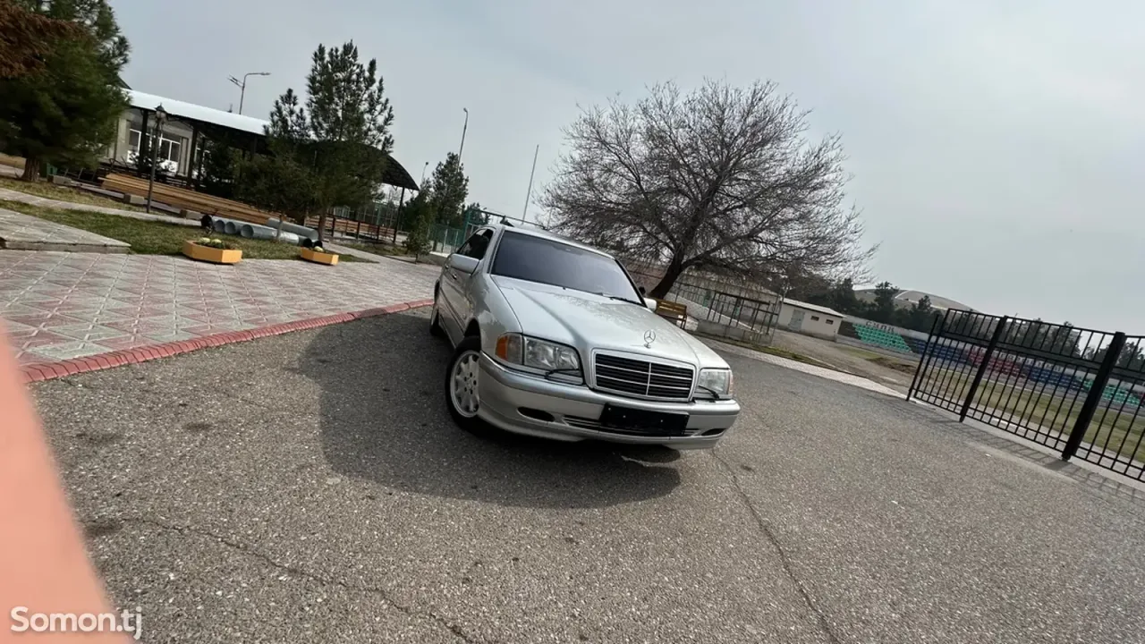 Mercedes-Benz C class 1999 · 2.4 AT