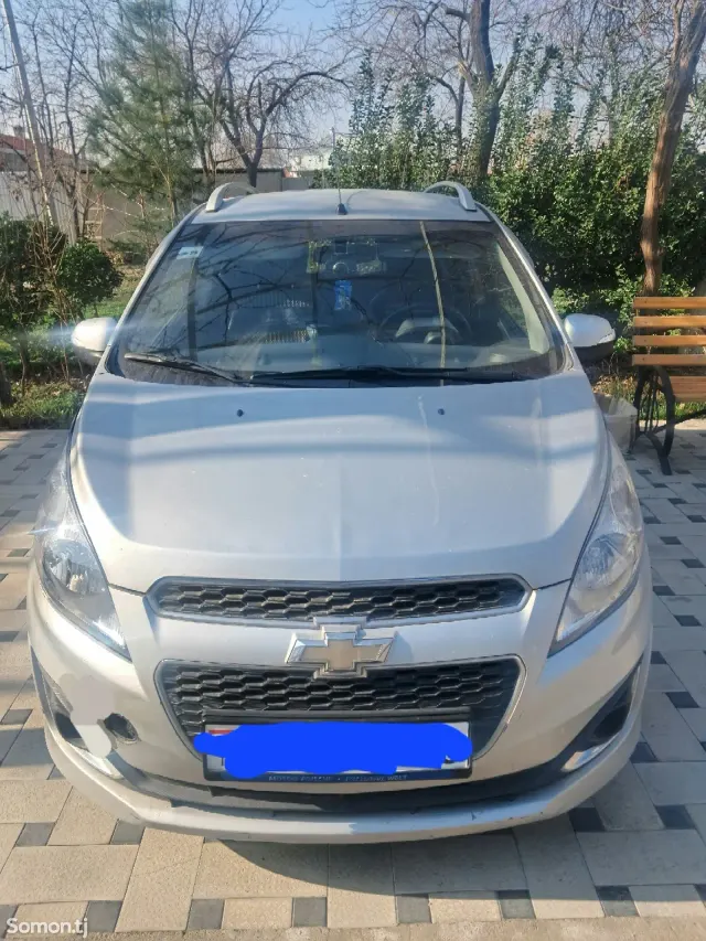 Chevrolet Spark 2014 · 1.1 AT