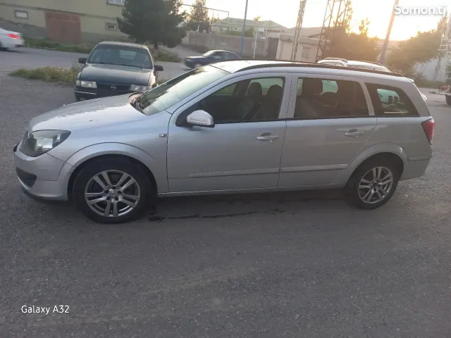 Opel Astra H 2006 · 1.9 MT