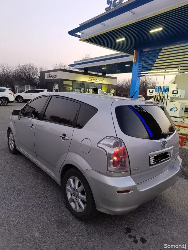 Toyota Corolla Verso 2007 · 2.2 MT