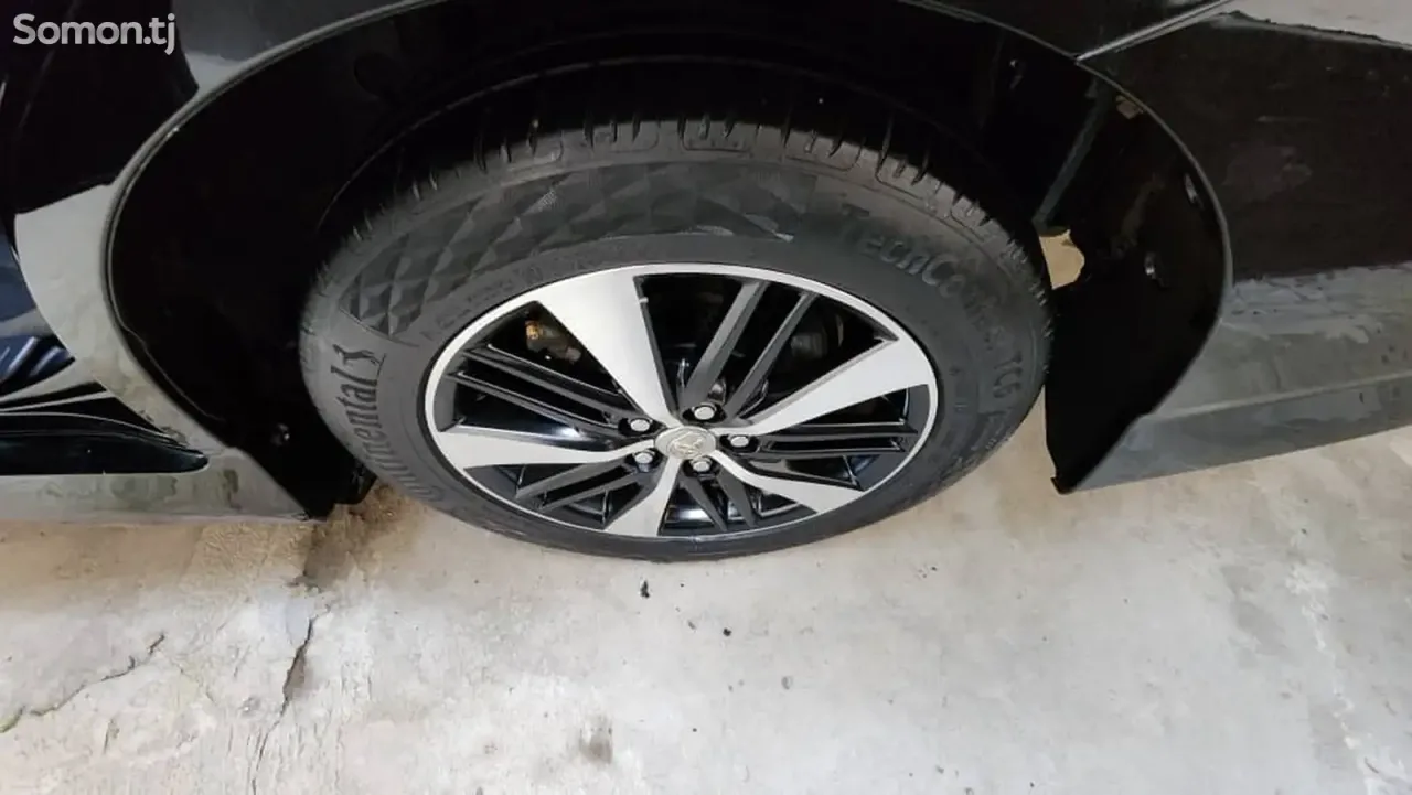 Toyota Wish 2015 · 2.0 AT