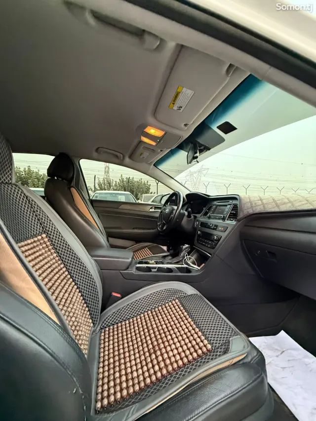 Hyundai Sonata 2014 · 2.4 AT