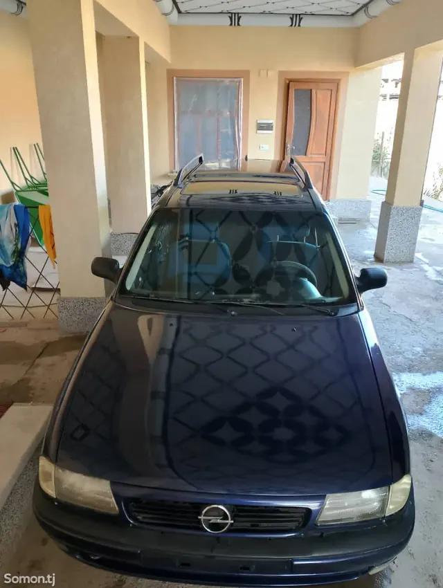 Opel Astra F 1996 · 1.6 MT
