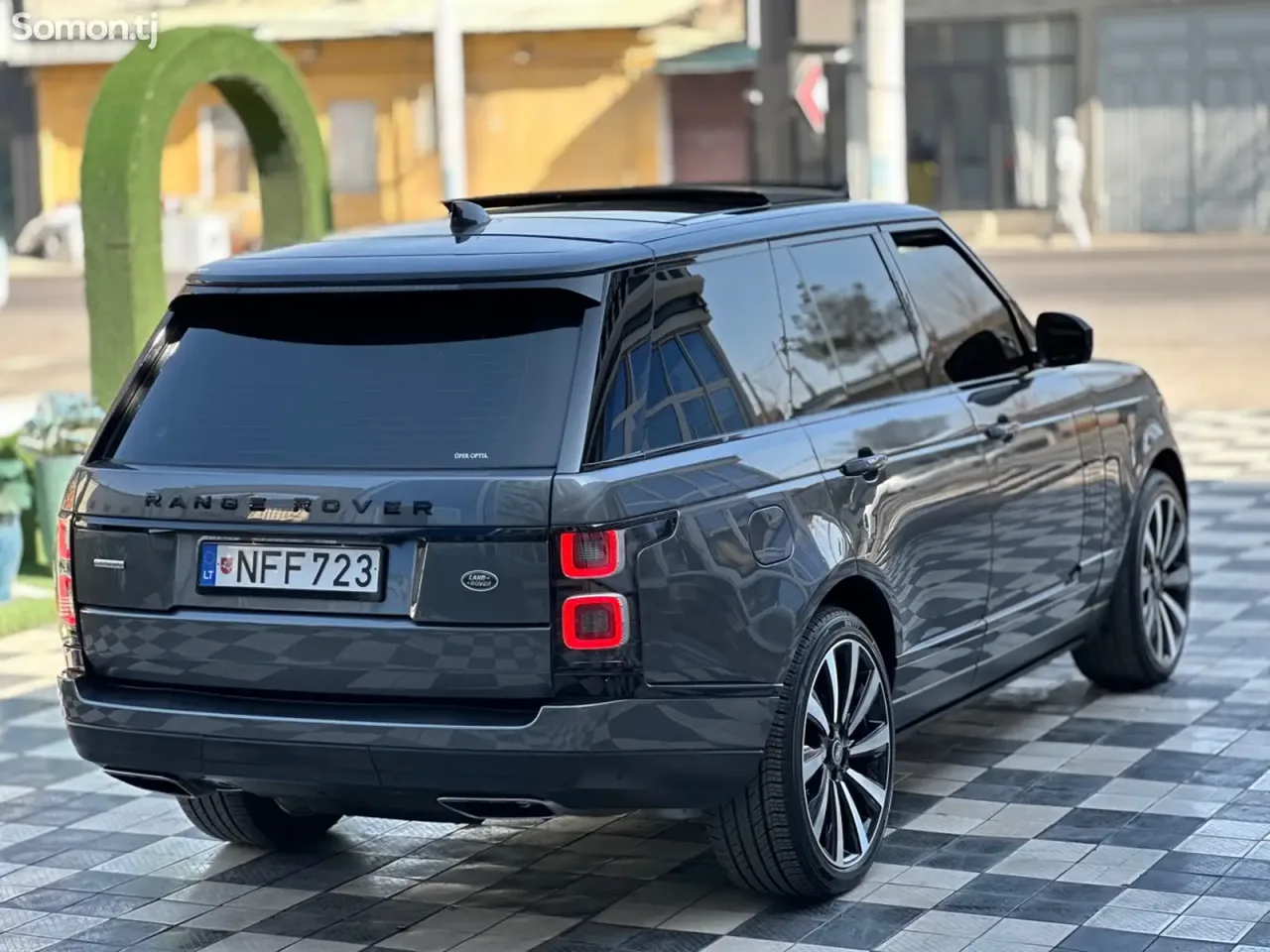 Land Rover Vogue 2019 · 4.4 AT