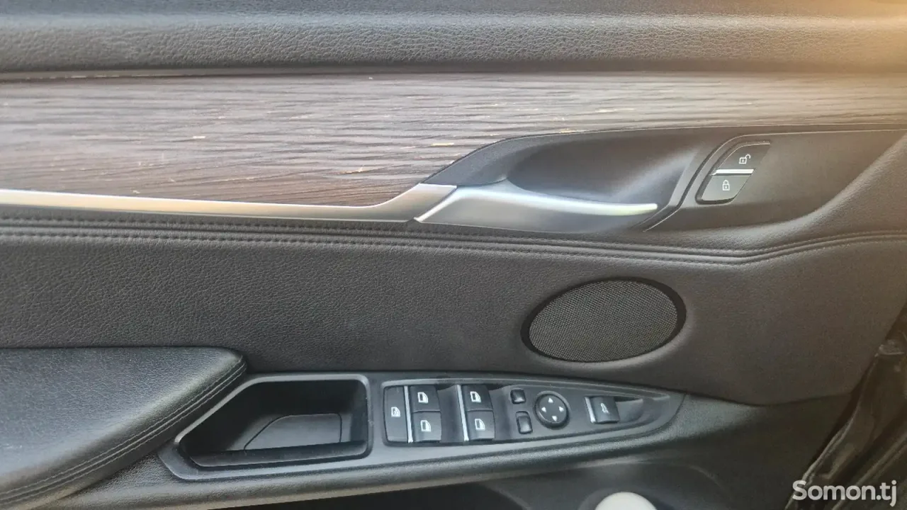 BMW X5 2015 · 3.0 AT