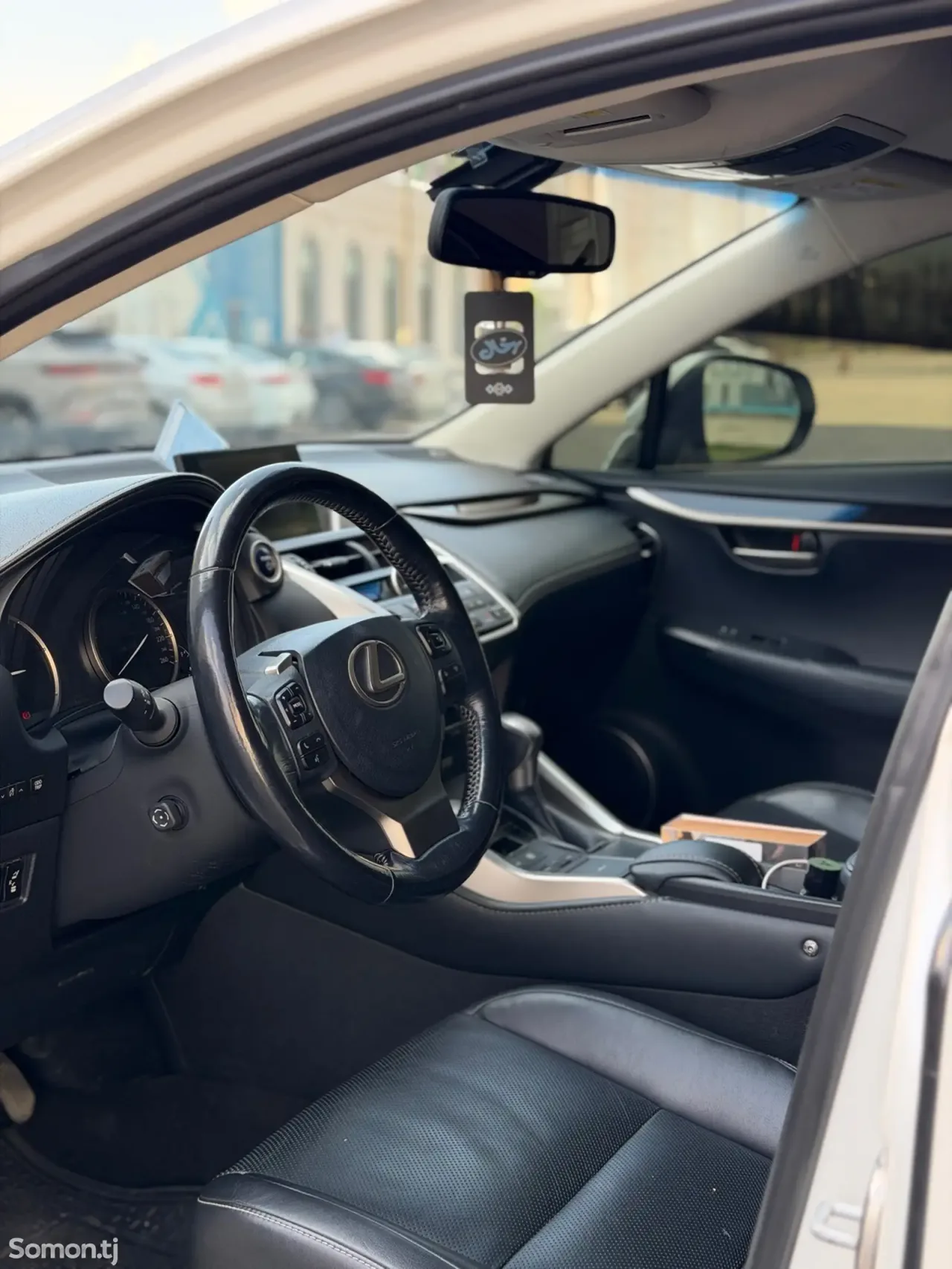Lexus NX series 2015 · 2.5 AT