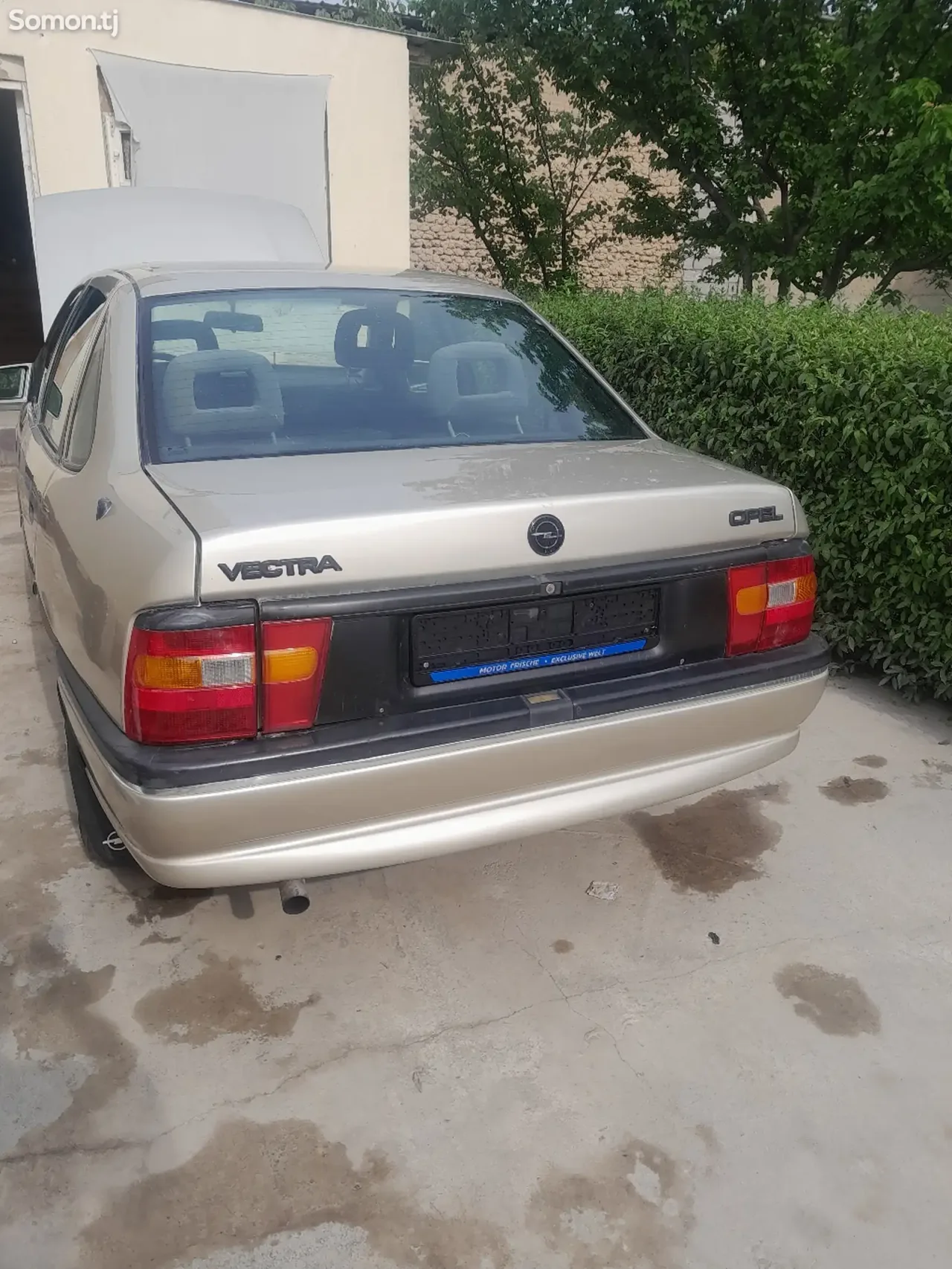 Opel Vectra A 1994 · 1.6 MT