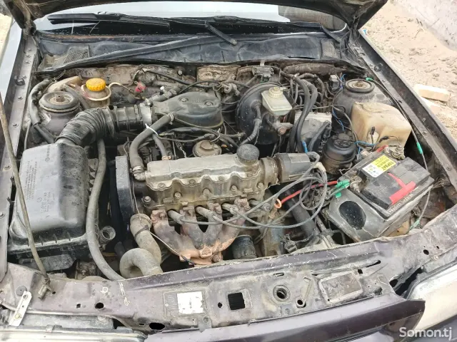 Opel Vectra A 1992 · 1.6 MT