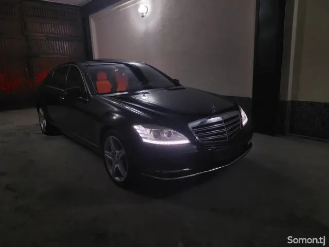 Mercedes-Benz S class 2011 · 5.0 AT