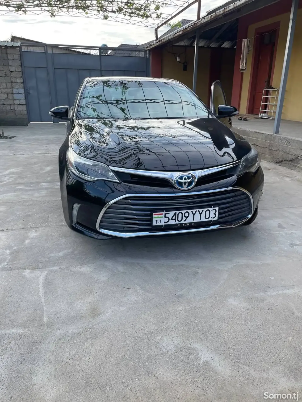 Toyota Avalon 2013 · 2.5 AT