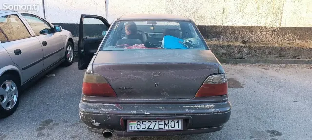 Daewoo Nexia 1995 · 1.6 MT