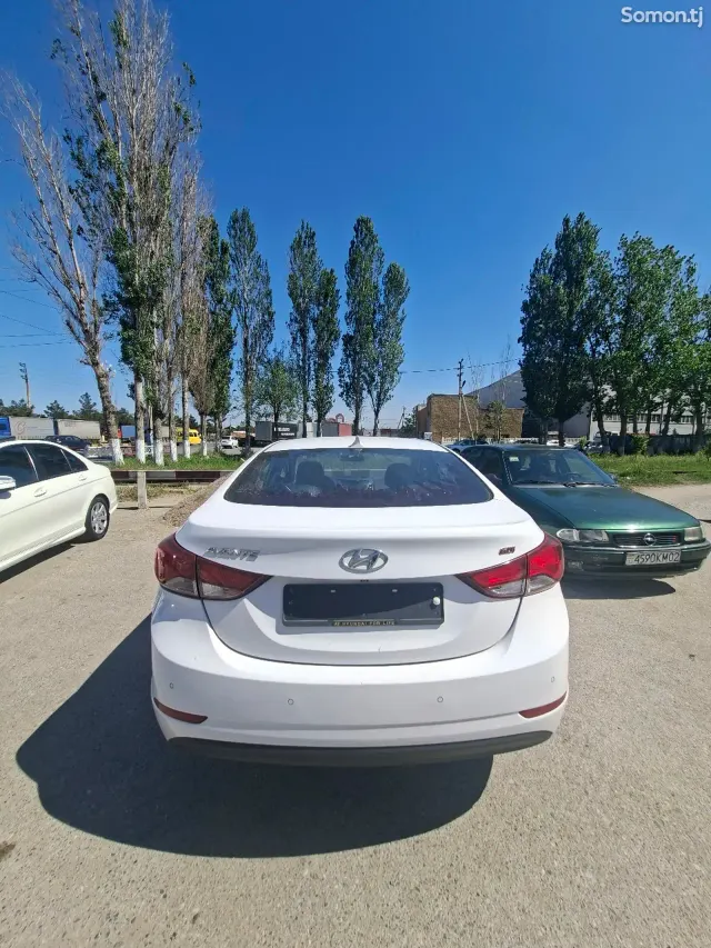 Hyundai Avante 2014 · 1.6 AT