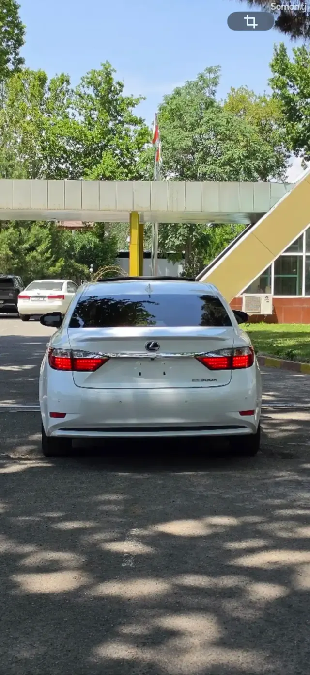 Lexus ES series 2014 · 3.0 AT