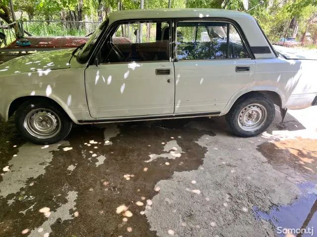Lada (ВАЗ) 2107 2004 · 1.6 MT