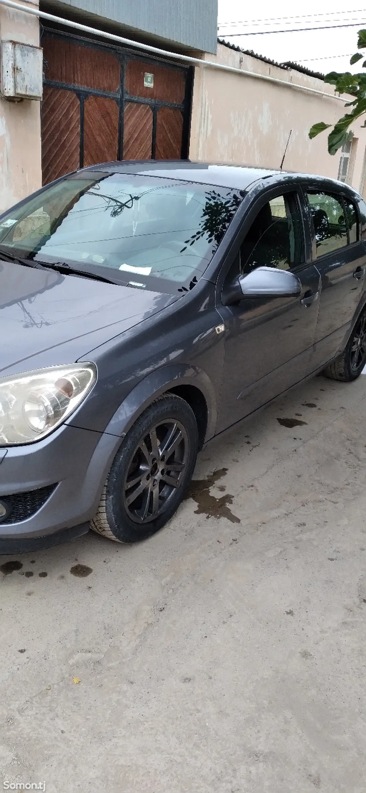 Opel Astra H 2009 · 1.6 MT