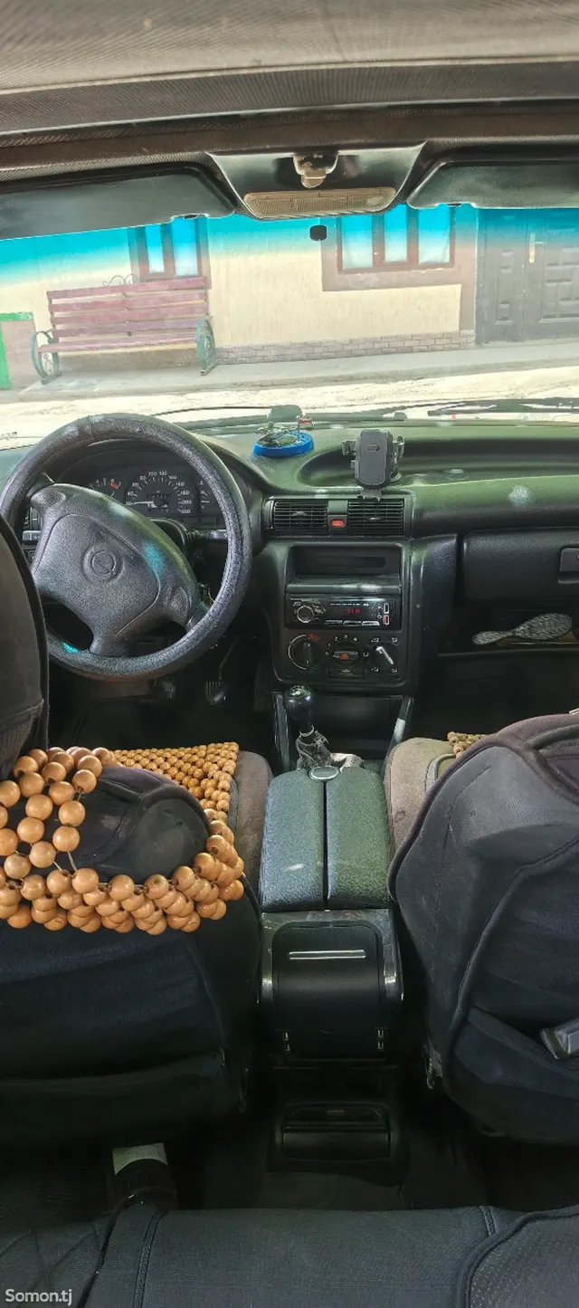 Opel Astra F 1993 · 1.6 MT