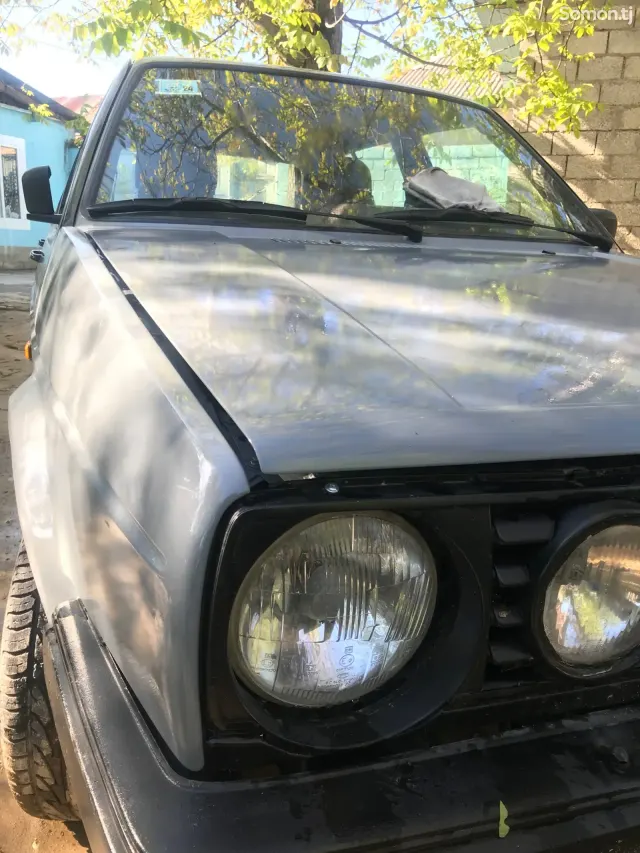 Volkswagen Golf 1989 · 1.8 MT