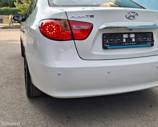 Hyundai Avante 2010 · 1.6 AT