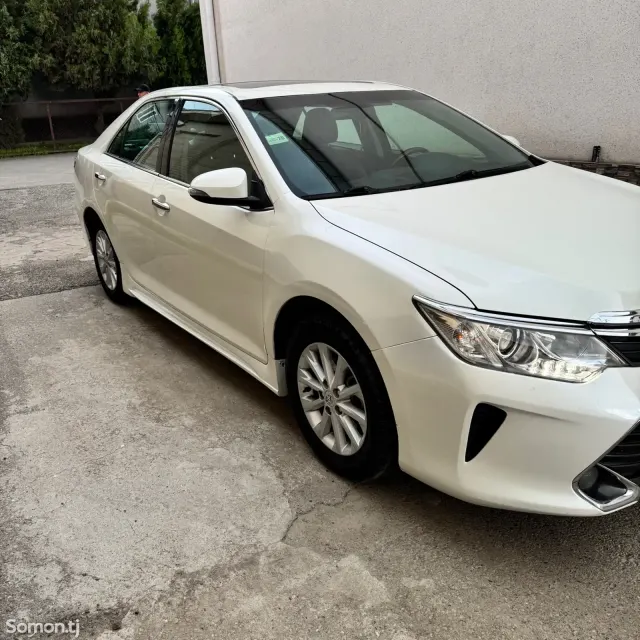 Toyota Camry 2016 · 2.0 AT