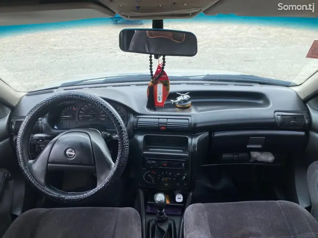 Opel Astra F 1993 · 1.6 MT