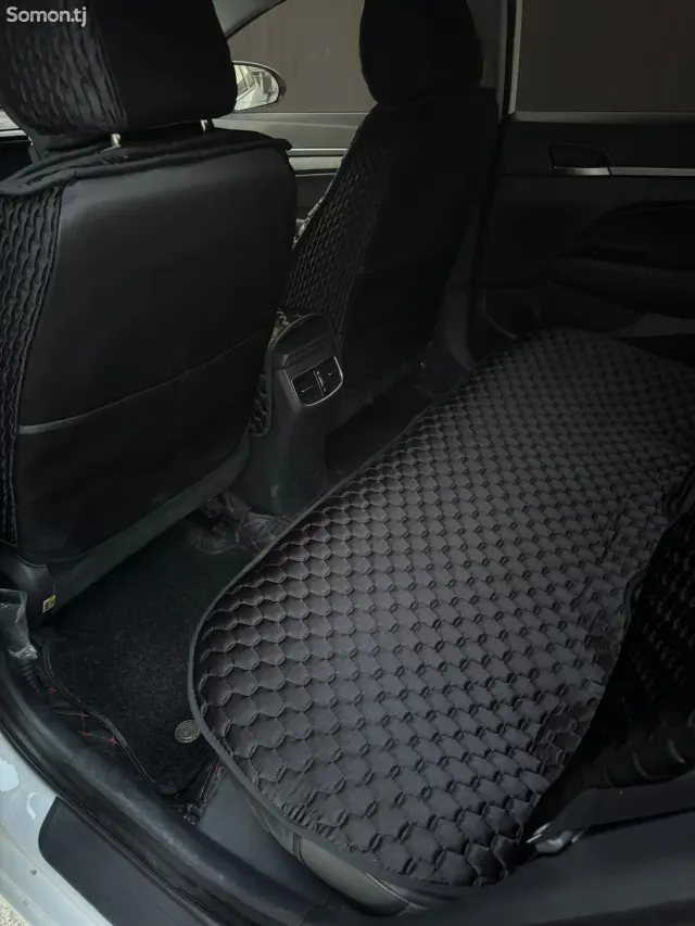 Hyundai Avante 2016 · 1.6 AT