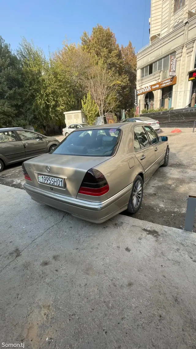 Mercedes-Benz C class 1995 · 2.0 AT