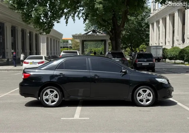 Toyota Corolla 2013 · 1.6 AT
