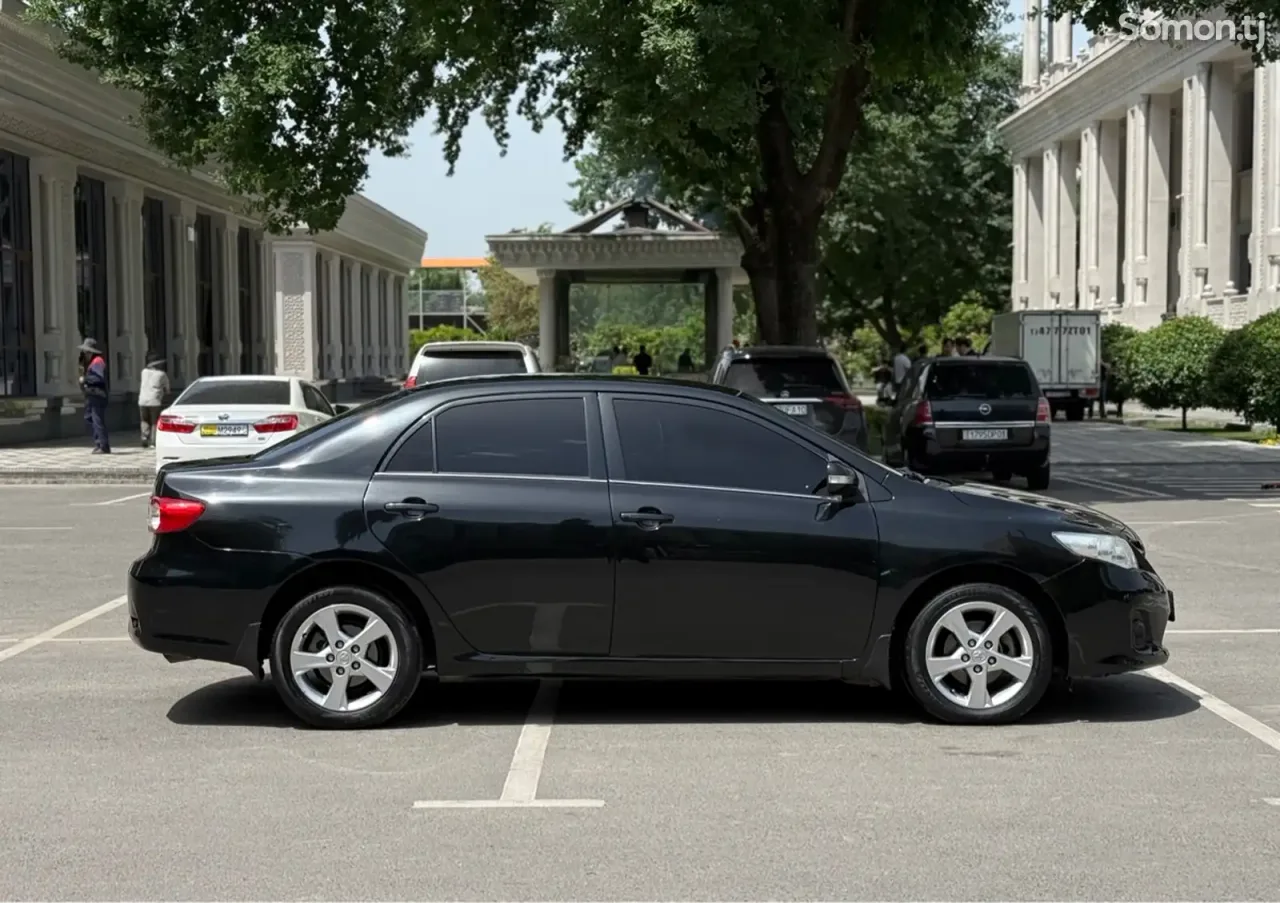 Toyota Corolla 2013 · 1.6 AT