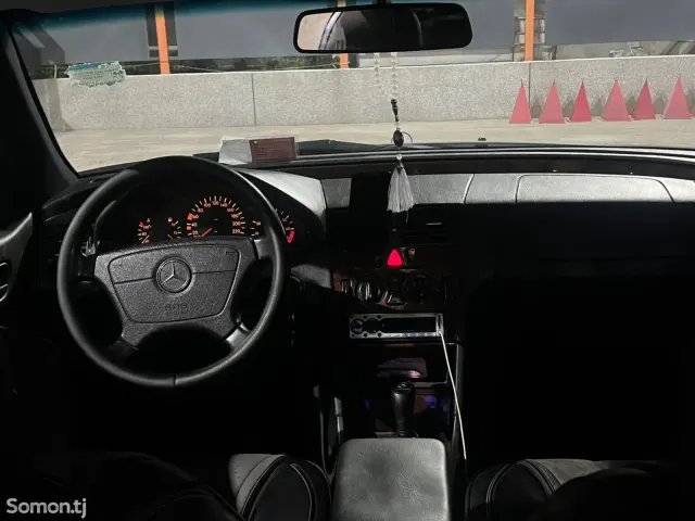 Mercedes-Benz C class 1999 · 2.0 AT