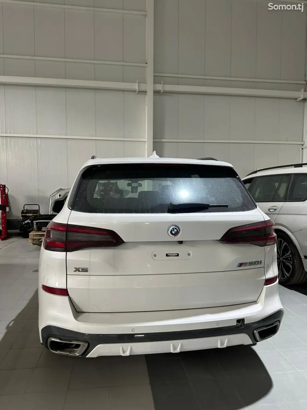 BMW X5 2023 · 4.4 AT