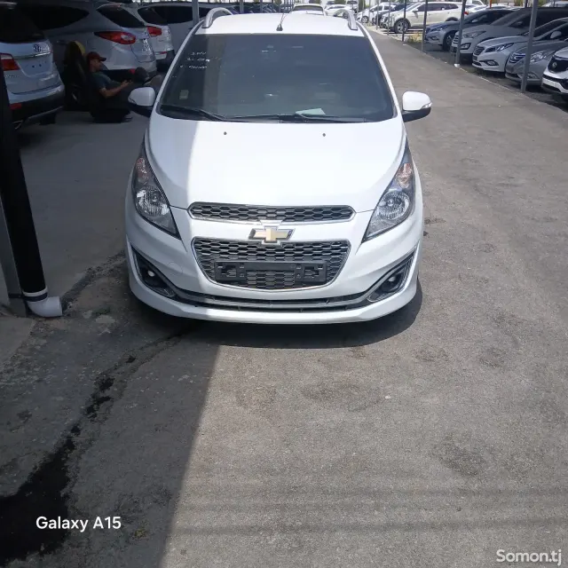 Chevrolet Spark 2015 · 1.0 AT