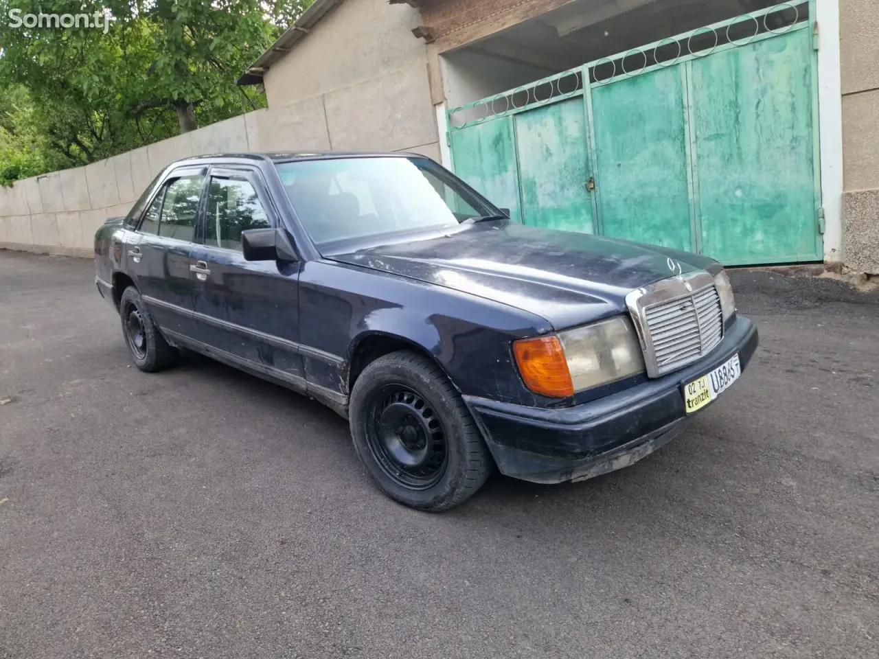 Mercedes-Benz W124 1988 · 2.0 MT