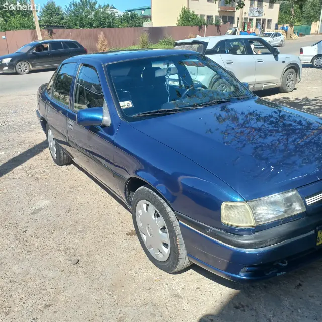 Opel Vectra A 1994 · 1.6 MT