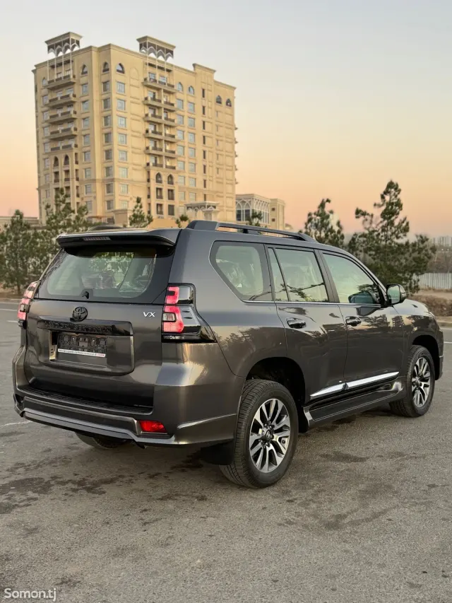Toyota Land Cruiser Prado 2024 · 4.0 AT