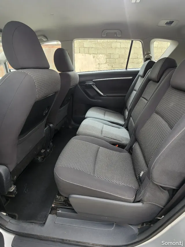 Toyota Corolla Verso 2015 · 1.6 MT
